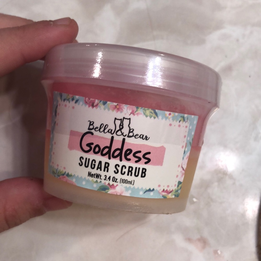 Bella & bear sugar scrub